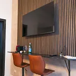 Spacious Shared 5br In The Heart Of *