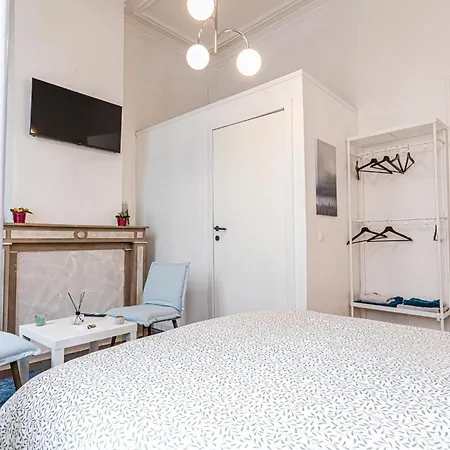 Spacious Shared 5br In The Heart Of Apartment *