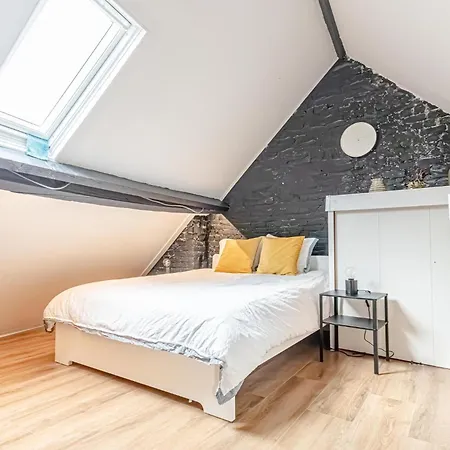 Spacious Shared 5br In The Heart Of *