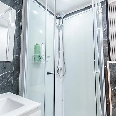 Spacious Shared 5br In The Heart Of * Ghent