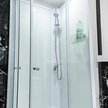 Apartment Spacious Shared 5br In The Heart Of