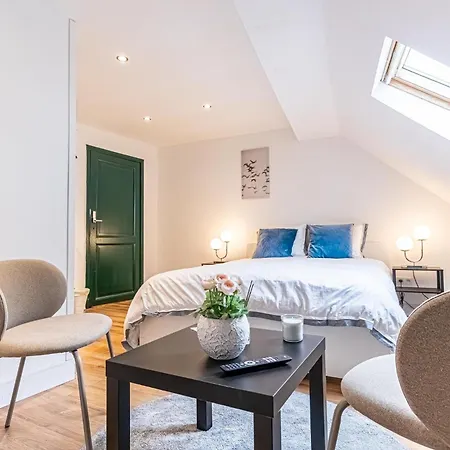Apartment Spacious Shared 5br In The Heart Of *