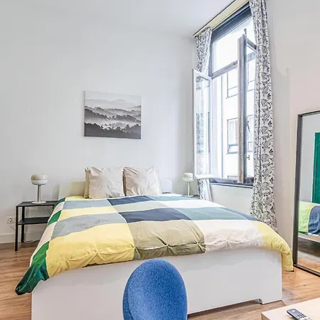 Apartment Spacious Shared 5br In The Heart Of *