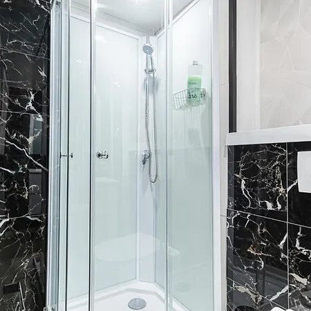 Spacious Shared 5br In The Heart Of Apartment