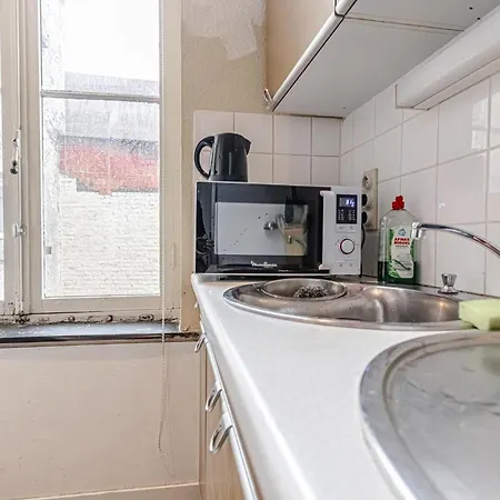 Spacious Shared 5br In The Heart Of *