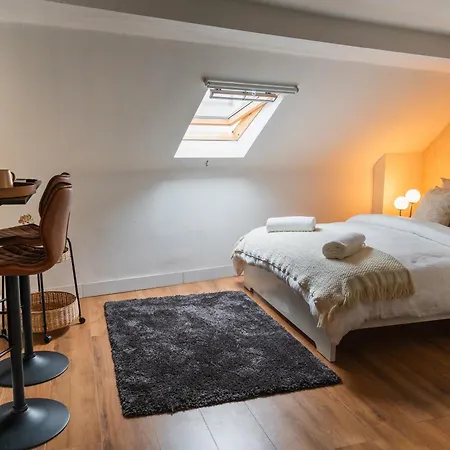 Lägenhet Spacious 6 With Shared Kitchen In The Heart Of *