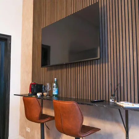 Spacious 6 With Shared Kitchen In The Heart Of *
