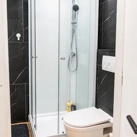 Lejlighed Spacious 6 With Shared Kitchen In The Heart Of