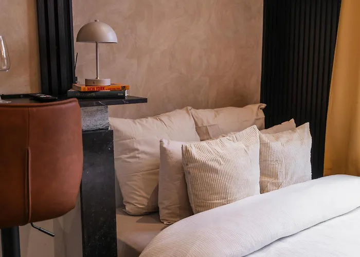 Apartment Spacious Shared 5br In The Heart Of *