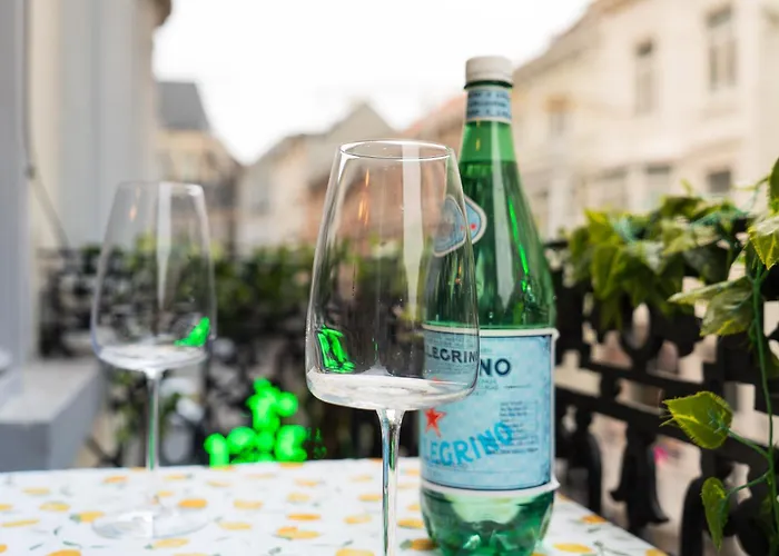 Spacious Shared 5br In The Heart Of *