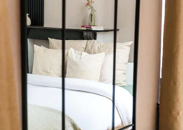 Spacious Shared 5br In The Heart Of Ghent