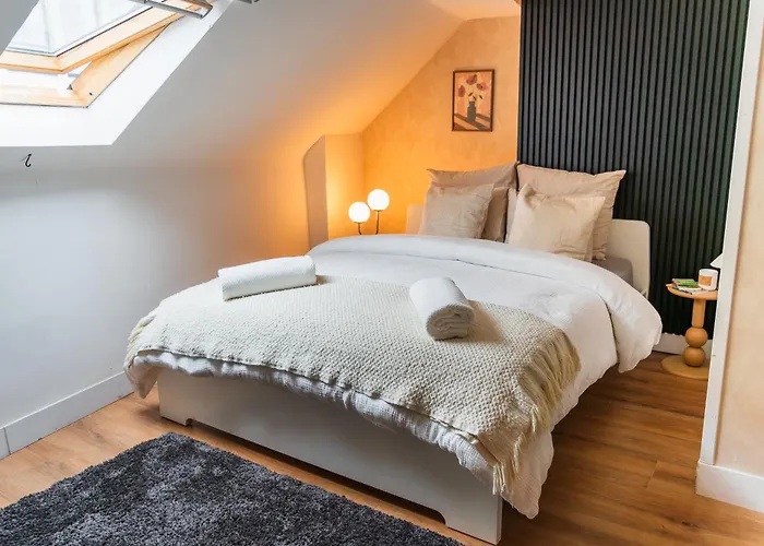 Spacious Shared 5br In The Heart Of *